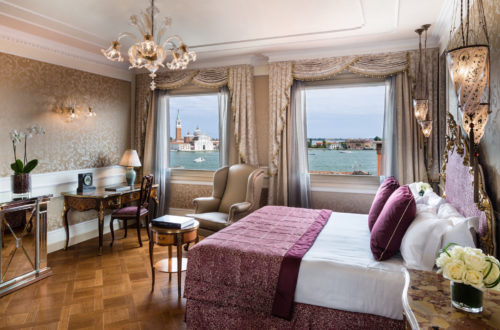 3_Baglioni_Hotel_Luna_Venezia_Junior_Suite_Lagoon_View_Bedroom_1